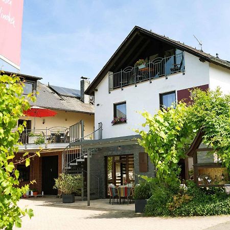 Wein & Wohngut Paulushof Hotel Punderich Exterior photo